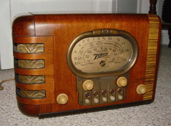 Zenith 5-S-319 Compact Table Radio (1939)