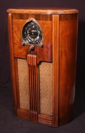 Zenith Model 9-S-263 (9S263) Console Tube Radio (1938)