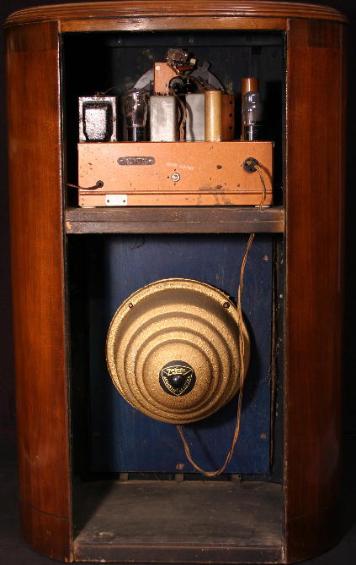 Zenith 9-S-263 (9S263) Console Tube Radio Rear View (1938)